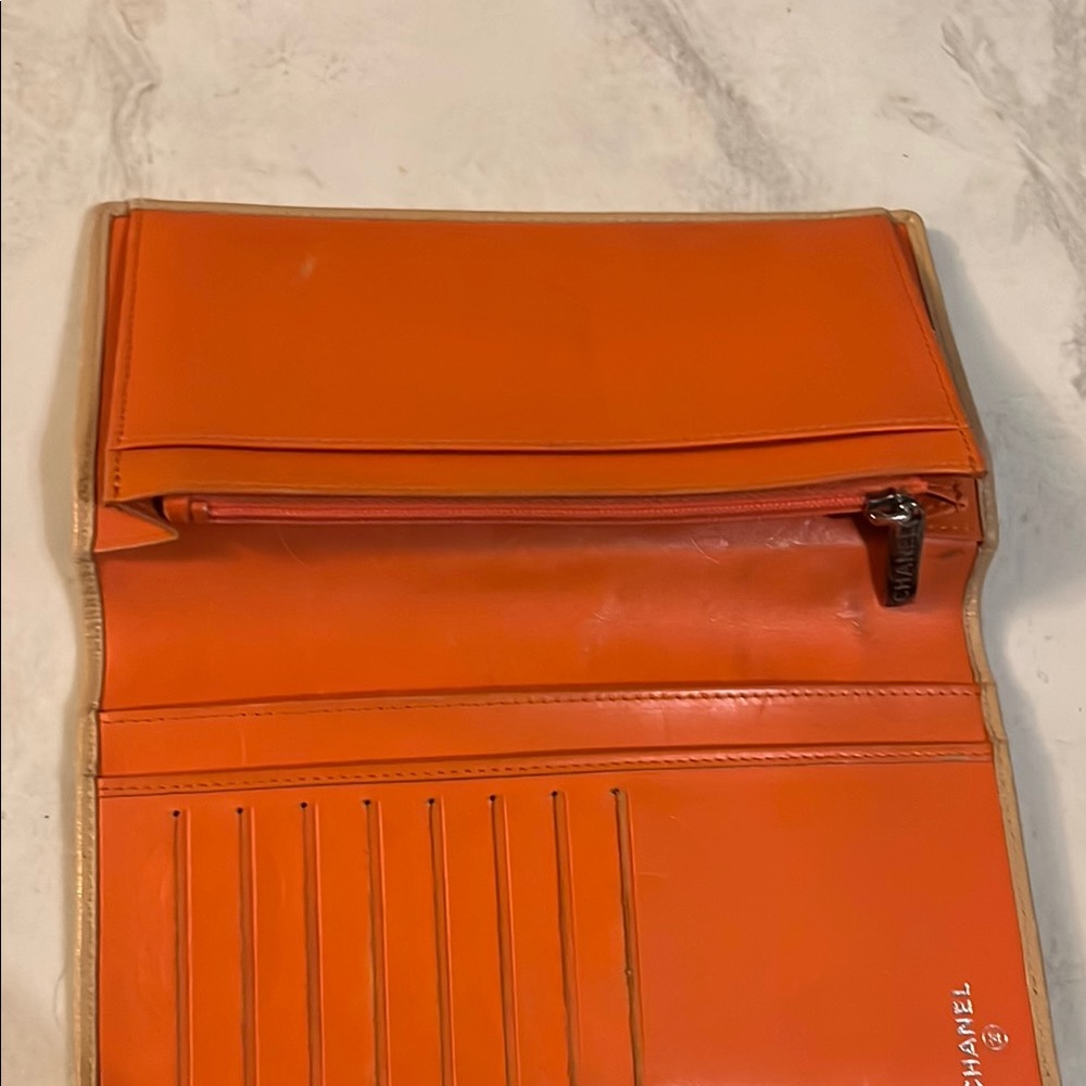 Chanel Quilted Beige Wallet - Picture 4 of 10